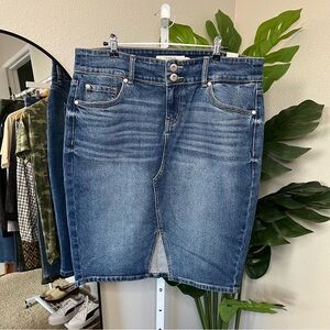 🖤✨ TORRID Denim “First at Fit” Pencil Skirt | Medium Wash Stretch Sz 12